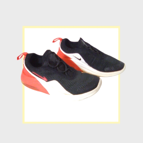 Nike Boy's Air Max Motion 2 Running Shoe Sz 11C Pre-Owned - Picture 2 of 8